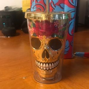 Skeleton cup